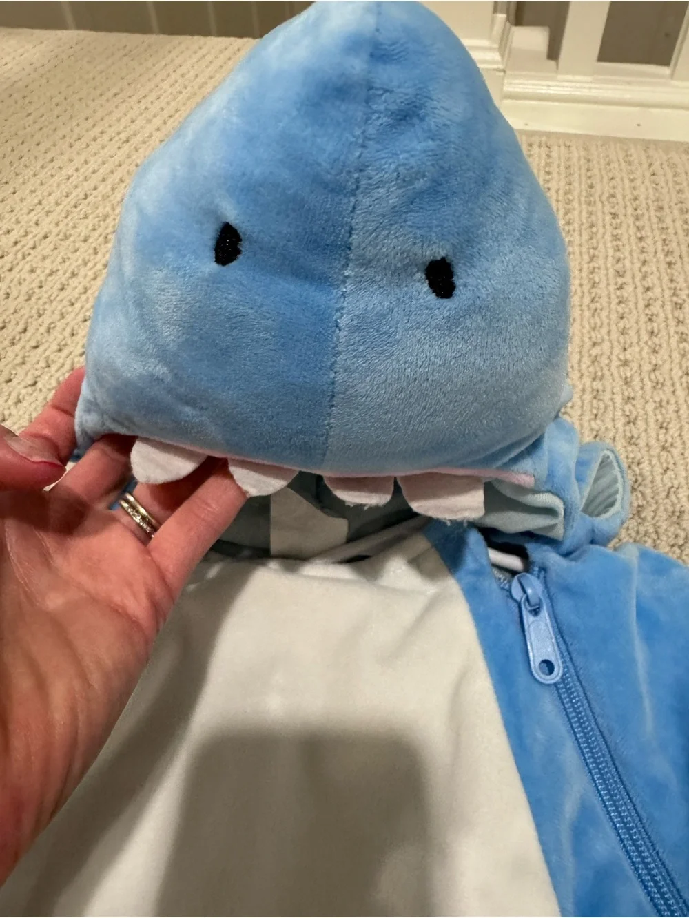 Shark costume - 2-3T - Picture 5 of 7